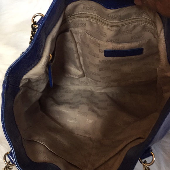 Michael Kors Jet Set Blue Patent Leather Tote - Picture 5 of 7